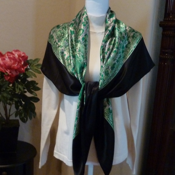 Scarf Black Green Silver NWT - Picture 3 of 6